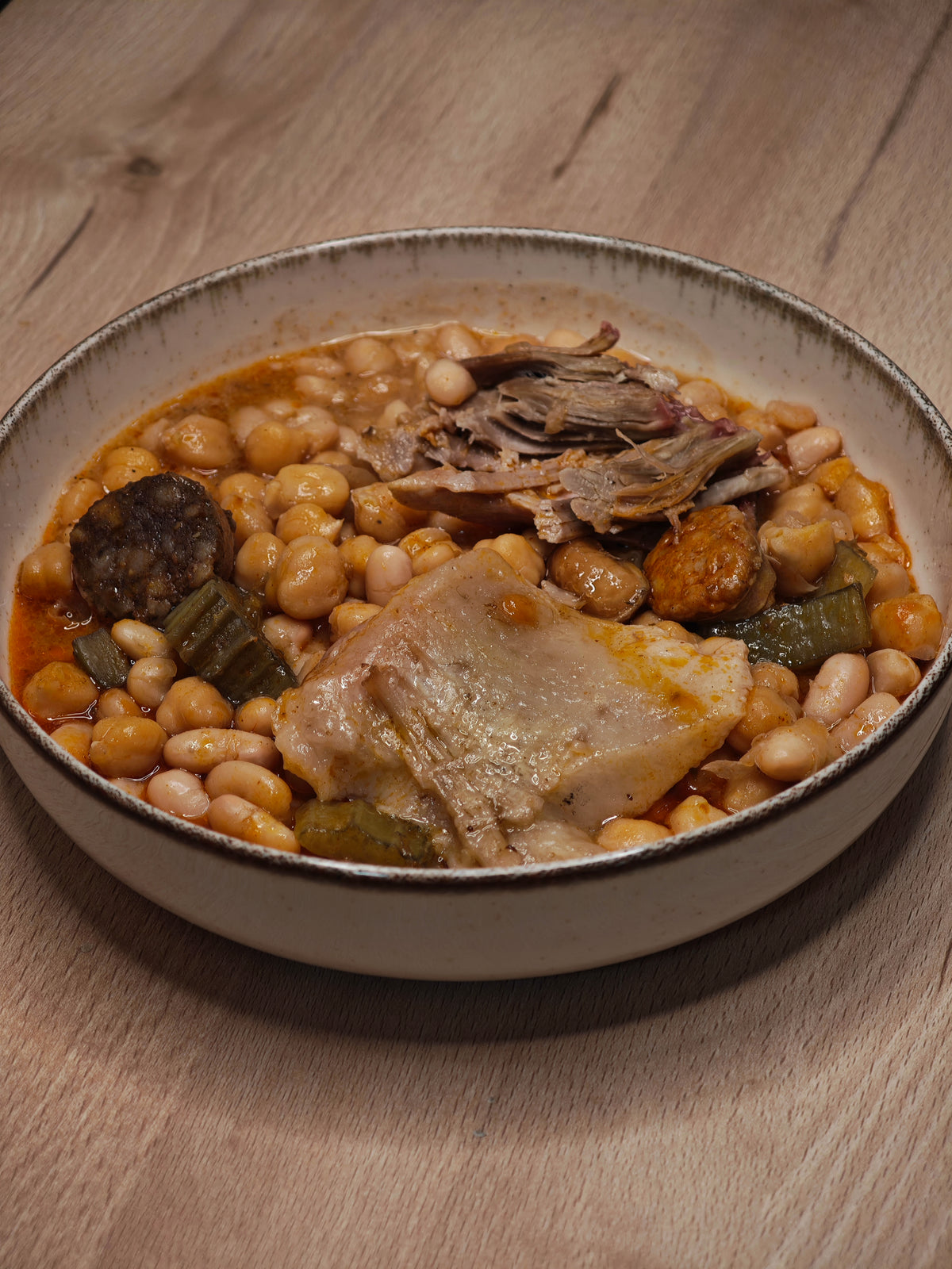 Berza Tradiciona con su Pringá · Plato Q · Presentación orientativa