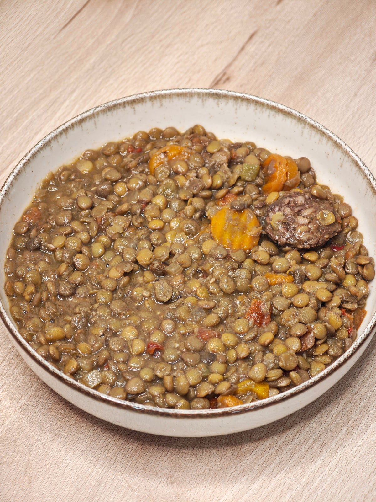 Lentejas con Morcilla y Chorizo · Plato Q · Presentación orientativa