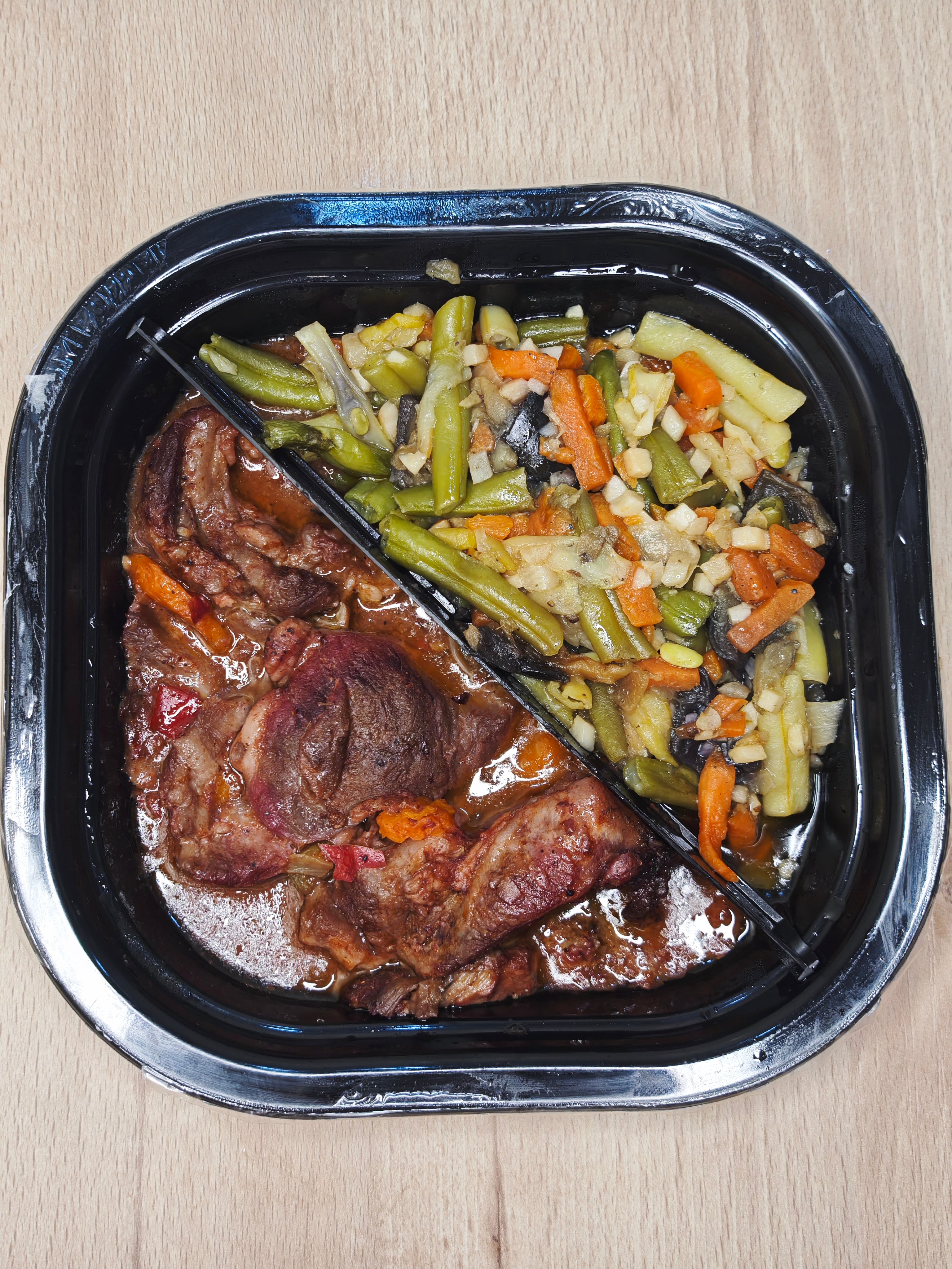 Carrillada al Oloroso con Verduras