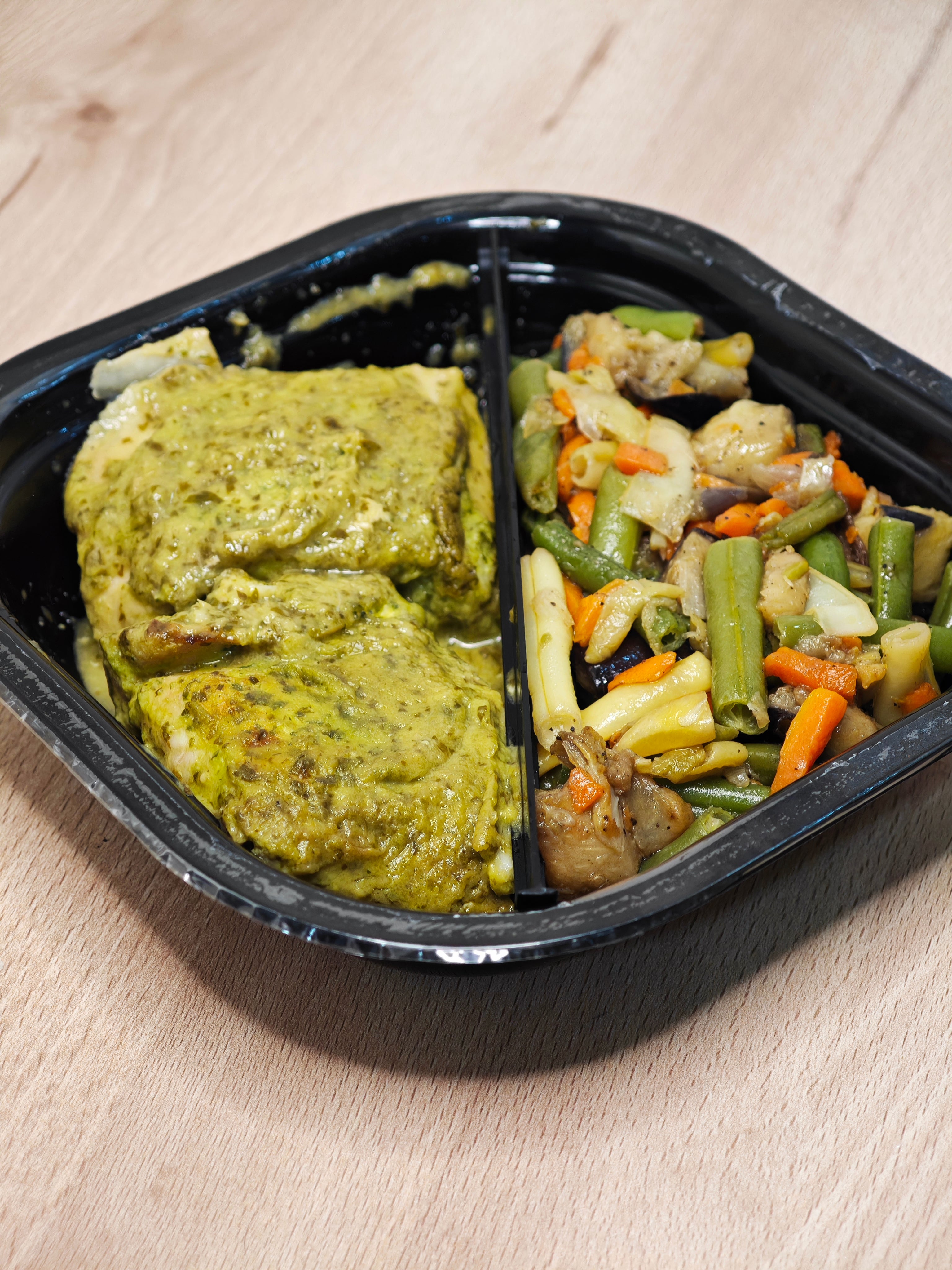 Merluza en Salsa Verde y Verduras