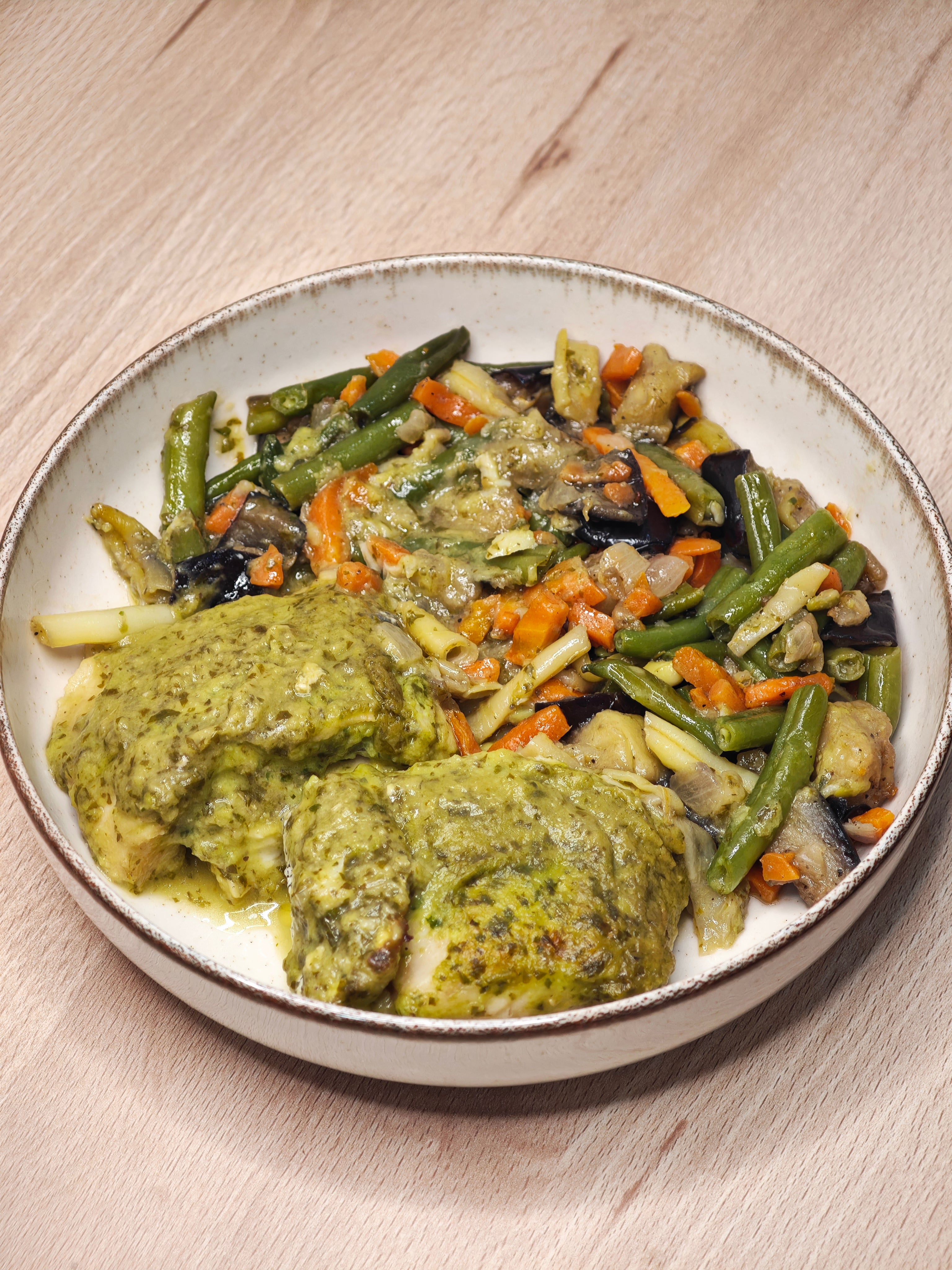 Merluza en Salsa Verde y Verduras