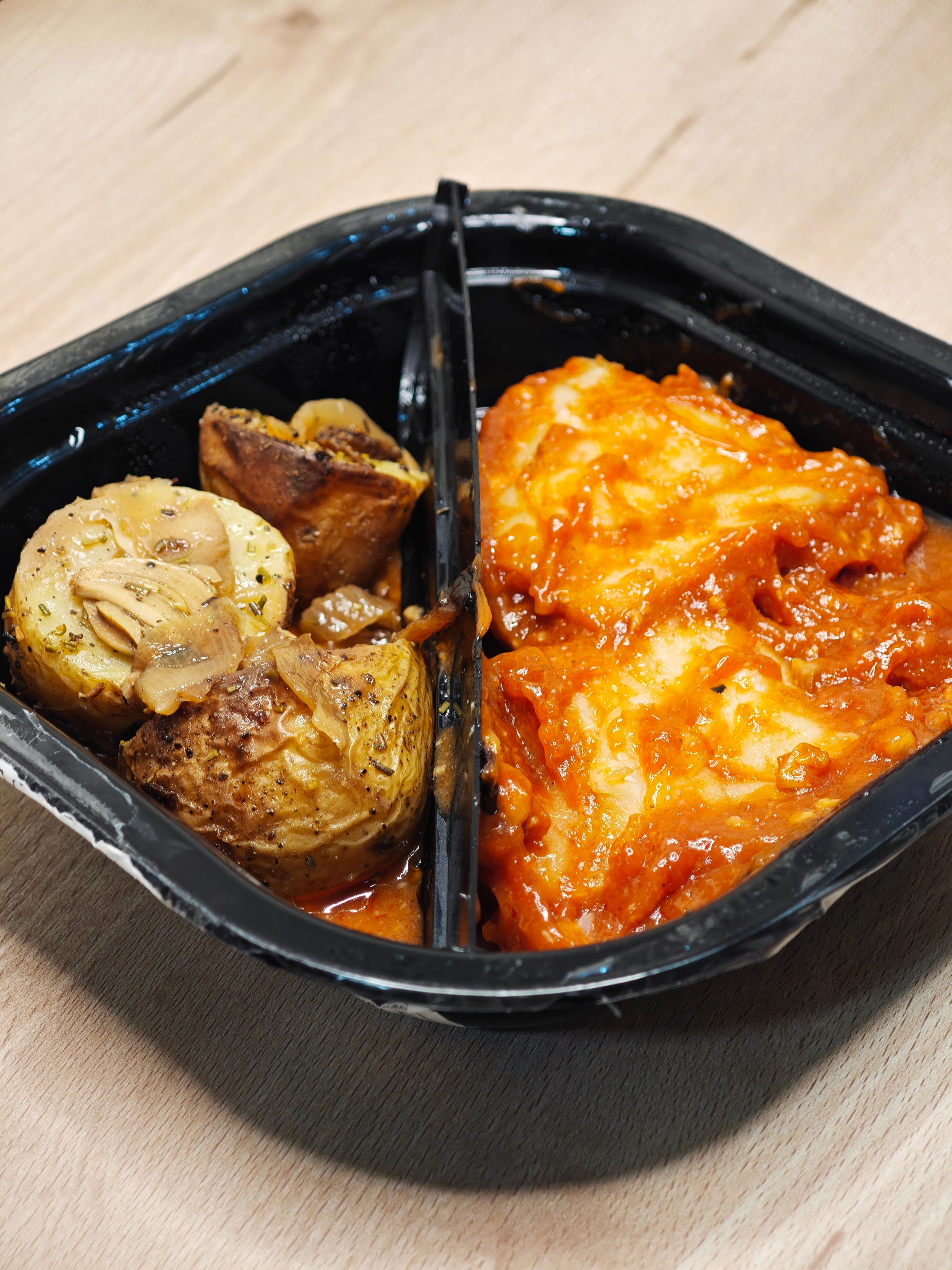 Bacalao en Tomate al Brandy con Patatas